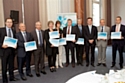 De g. à d. : O. Haye (Gecina), P. Stekelorom (Allianz), P. Nossent, (Certivéa), R. Couzens,(Bouygues Construction), N. Robin, (BNP PARIBAS Cardif), JC Dendievel (Allianz), B. Pinard, (BNP Paribas immobilier d'Entreprise), M. Havard, (Asso. HQE)