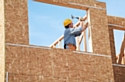 L'éco-construction séduit les artisans, mais la crise persiste