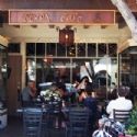 A l'entrée de Coupa Café de Palo Alto, en Californie.