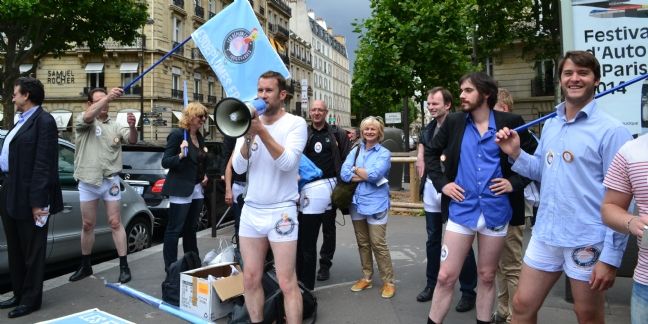 Les Déplumés, ces patrons qui manifestent en slip
