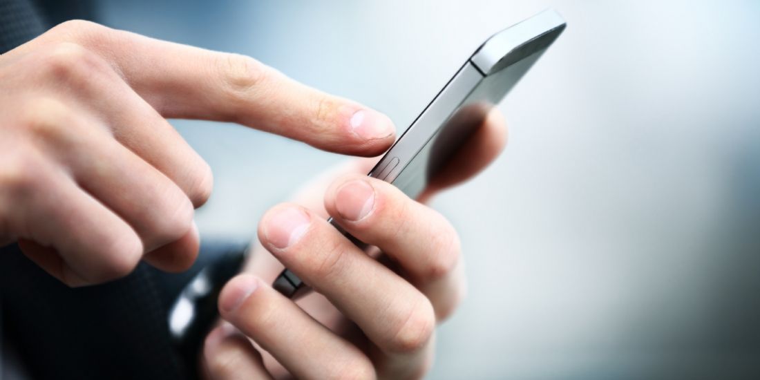 Près de trois consommateurs sur quatre utilisent leur mobile pour comparer les prix