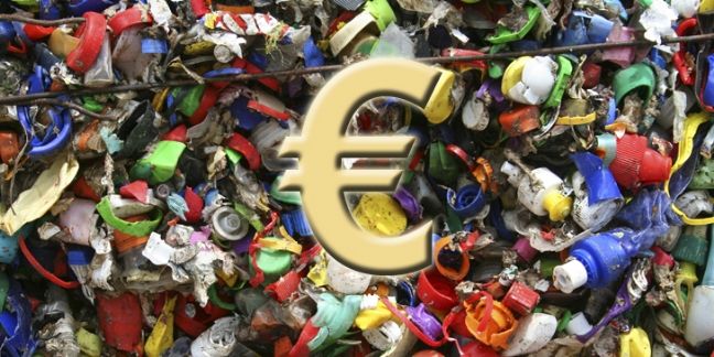 Déchets : ne jetez pas les aides à la poubelle !