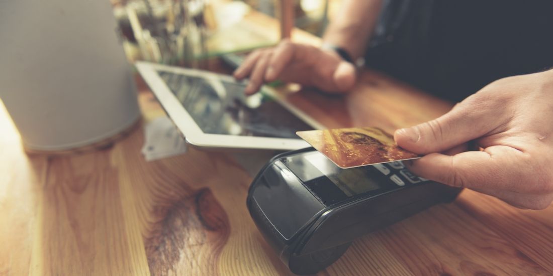 Intelligent et connecté, le terminal de paiement transforme les codes et enrichit le parcours client