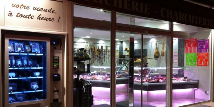A Annecy, un boucher innove en proposant des sushis à la viande