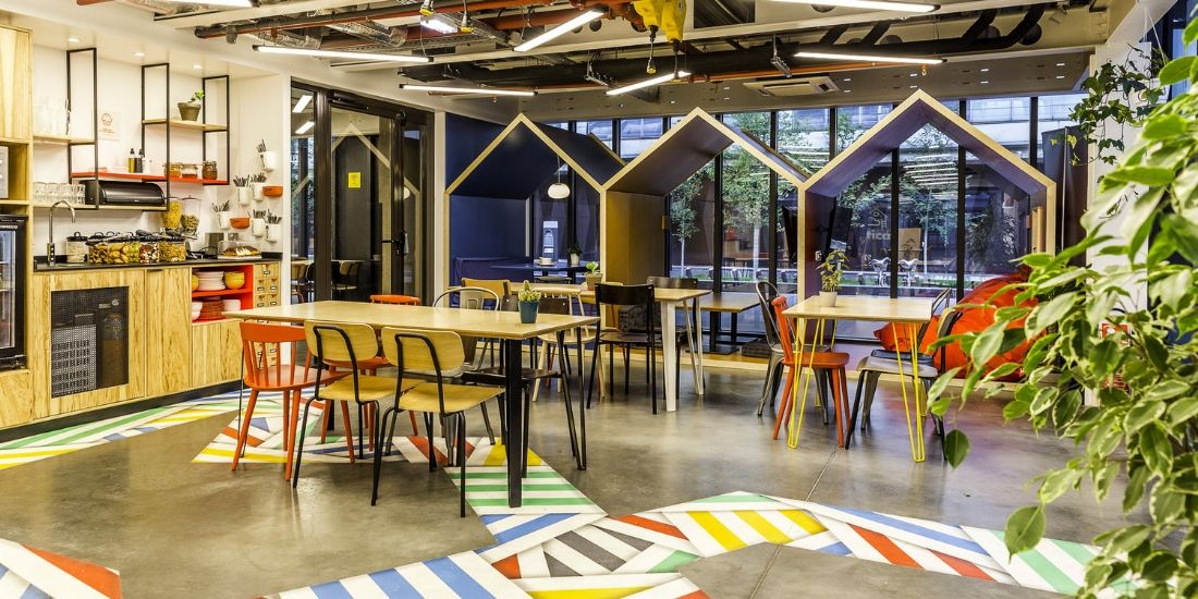 Anticafé, un concept entre bistrot et espace de coworking qui cartonne