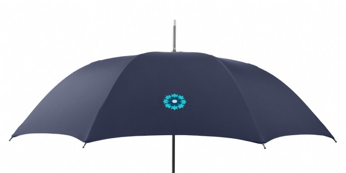 Un parapluie solidaire des combattants d'aujourd'hui et d'hier