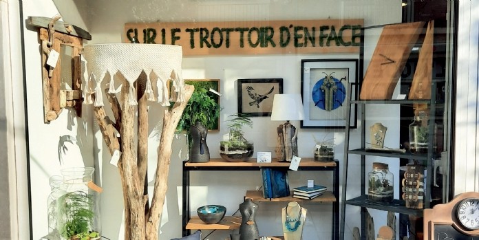 Sur le trottoir d'en face, le dépôt-vente local, artisanal et original