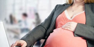 L'employeur ne peut s'opposer à la prise du congé maternité par une salariée, quellle que soit l'ancienneté de celle-ci.
