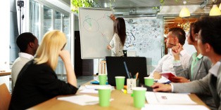 Le plan de formation dicte la politique de l'entreprise visant à étoffer les compétences des salariés.