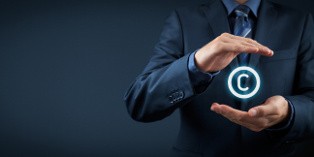Le copyright permet de revendiquer la propriété intellectuelle d'un produit, d'un document, d'un nom de marque, etc.