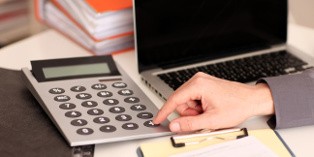 Plusieurs possibilités de prise en charge financière sont envisageables, du plan de formation au DIF, en passant par l'auto-financement.