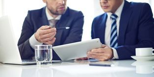Après avoir évalué l'entreprise à reprendre, le repreneur a déjà une idée claire de sa valeur et peut déterminer si le prix proposé par le cédant est correct.