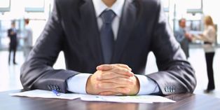 Utilisée en interne, la fiche de poste permet d'évaluer les compétences d'un collaborateur par rapport à des performances attendues.