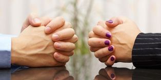 Indépendantes des pouvoirs publics, les associations de consommateurs conseillent les particuliers, mais aussi les entreprises.