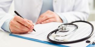 La demande de visite médicale fait partie des formalités à effectuer lors de l'embauche d'un salarié.