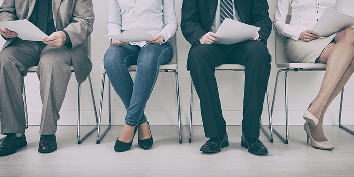 Recruter un conseiller client sans CV : comment ça marche ?