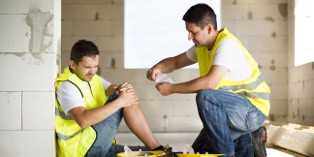 En optant pour des mesures de prévention, l'entreprise limite les accidents du travail et les maladies professionnelles.